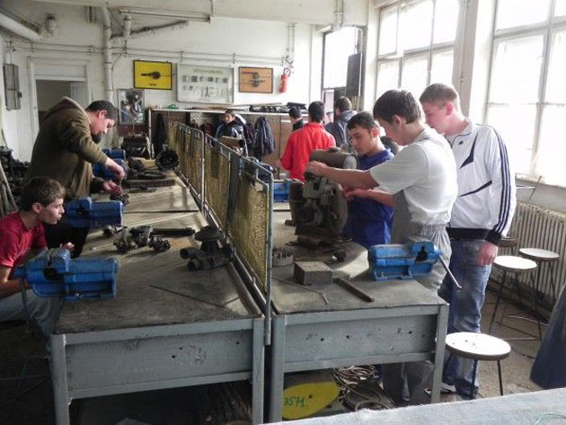 Meseria redevine brăţară de aur