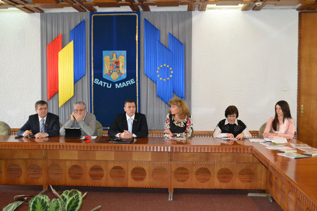 Peste 25.000 de dascăli, elevi şi părinţi au primit consiliere în 2013