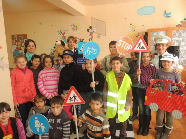 Copiii din Doba şi Decebal, “Pietoni pe strada copilăriei”