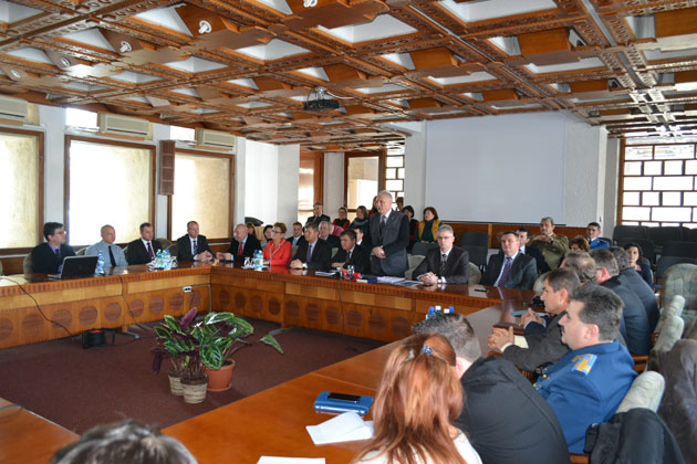 Peste 400 de sătmăreni primiţi în audienţă la Prefectură în 2013