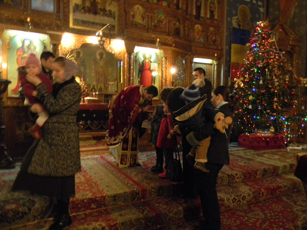 Sute de sătmăreni la slujbă, de Sfântul Ioan Botezătorul