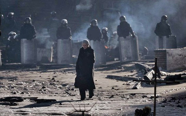 Rusia sugereaza ca ar putea interveni in Ucraina