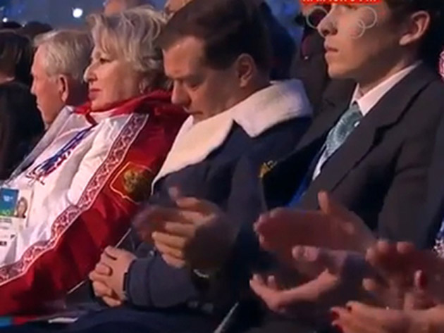 Dmitri Medvedev ar fi aţipit în timpul ceremoniei de deschidere a Jocurilor Olimpice de la Soci