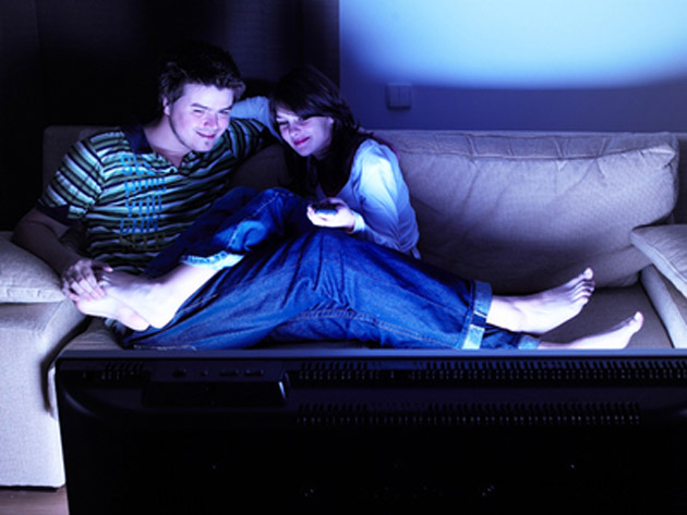 Cuplurile care vizionează filme romantice au relaţii mai durabile