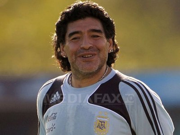 Diego Maradona s-a logodit cu Rocio Oliva, o fostă fotbalistă cu 30 de ani mai tânără