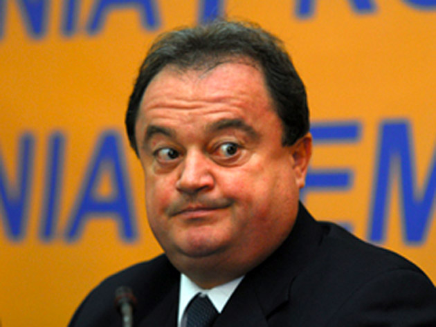 Blaga: Moţiunea de cenzură este finalizată, liberalii să fie bărbaţi politici şi s-o semneze