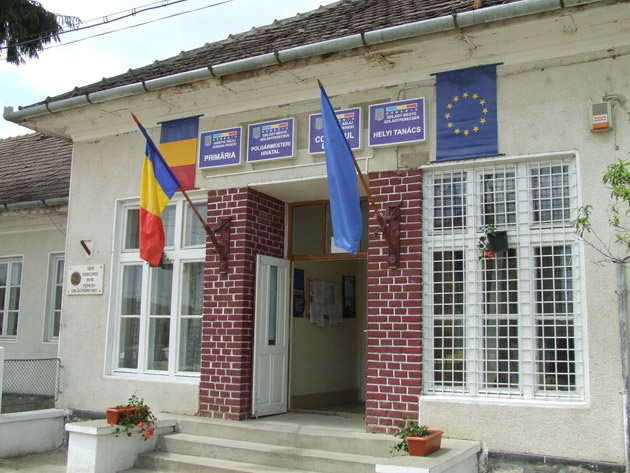 Primăria Pericei a avut probleme cu „tăblițele”