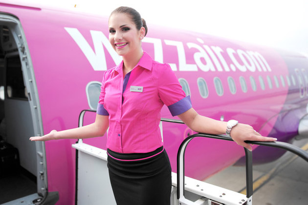 Cât câştigă o stewardesă de la Wizz Air