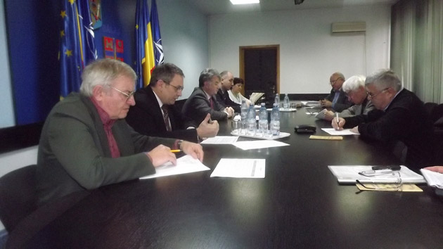 Comitetul de dialog civic pentru persoanele vârstnice, băgat în ședință de prefectul Sălajului