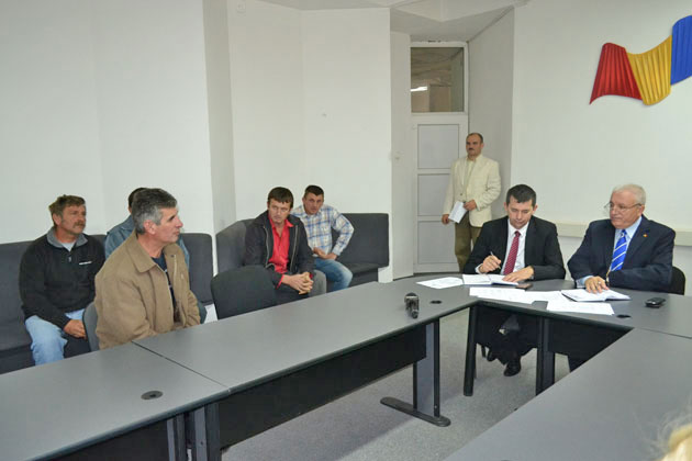 Sătmărenii disperaţi apelează la ajutorul Prefecturii
