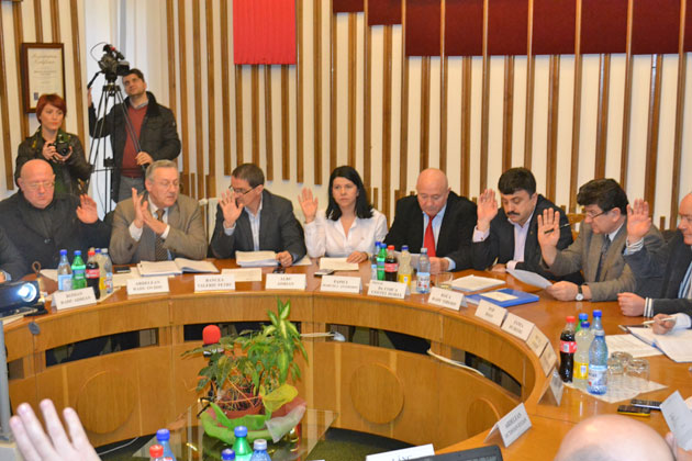 Asistaţii social, scoşi la muncă