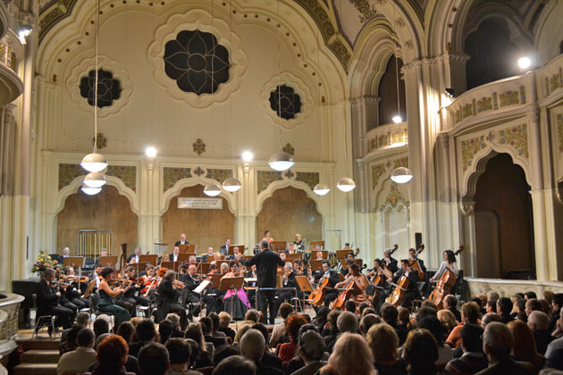 Bijuterii muzicale de Valentine’s Day  la Filarmonică