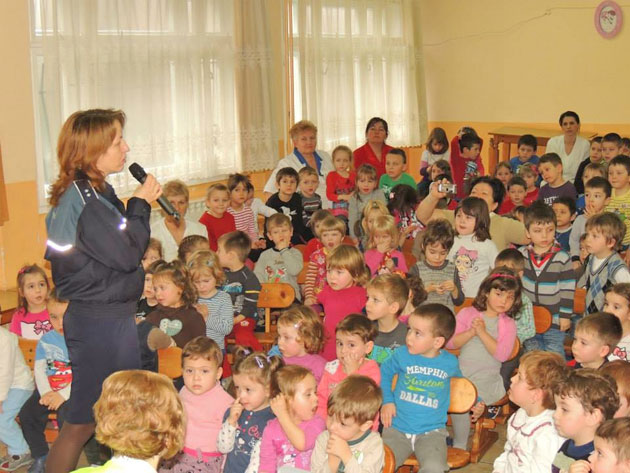 Copiii de la Grădiniţa nr. 33, “Pietoni pe strada copilăriei”