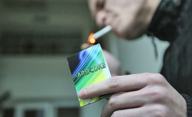 Șase tineri, prinși cu etnobotanice lângă o școală generală din Satu Mare. Aveau între 16 și 26 de ani