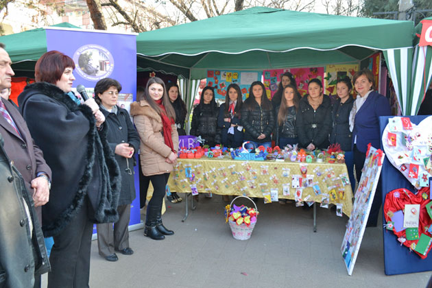 Mărţişoare tradiţionale, expuse la Negreşti Oaş