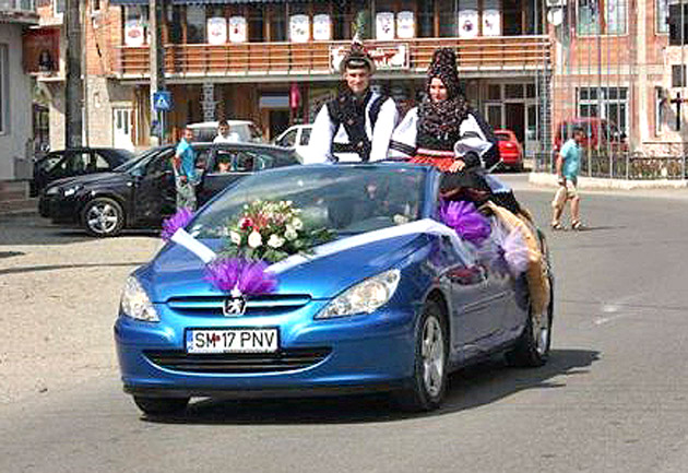Transilvania, promovată de o fotografie de la o nuntă oşenească