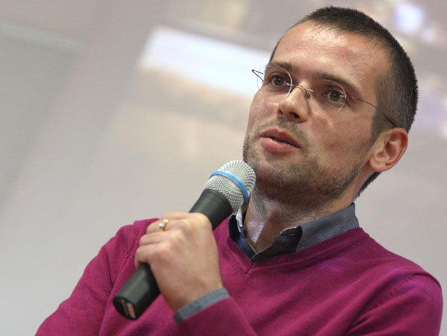 Jurnaliştii Adelin Petrişor şi Vujity Tvrtko vin la Satu Mare