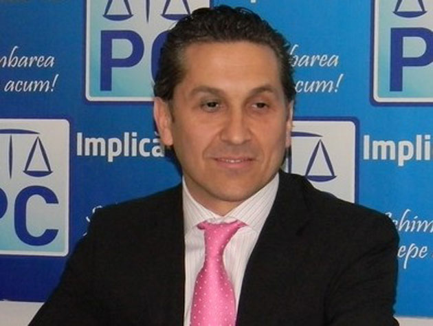 Foştii absolvenţi vin în licee pentru Zilele Carierei