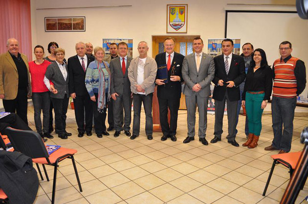 Ziaristul Ștefan Stahl și a lansat cartea ”Scrima Sătmăreană. Miracol al sportului românesc”