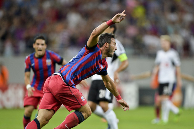 Steaua defilează, Petrolul se încurcă la Braşov