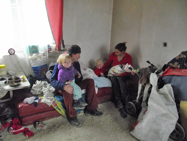 Exemplu de solidaritate în comunitatea de rromi din Carei