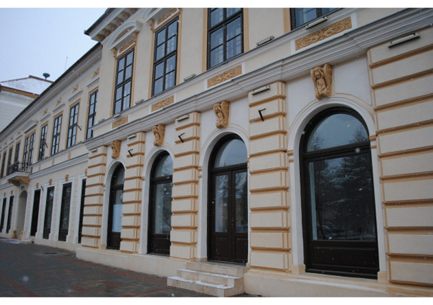 O clădire din Zalău are cea mai mare pictură murală din România