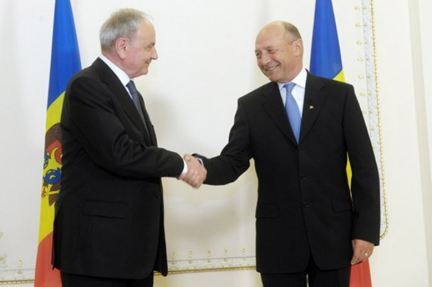 Nicolae Timofti susţine că se va întâlni miercuri cu Traian Băsescu