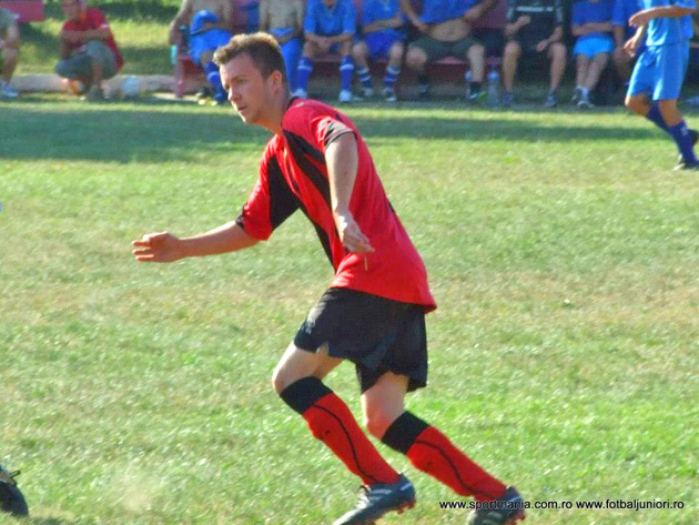 284420_100316780123825_4593