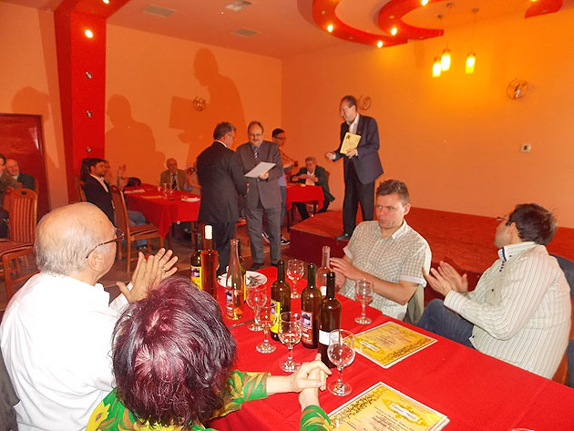 Două mari medalii de aur la concursul  de vinuri din Carei