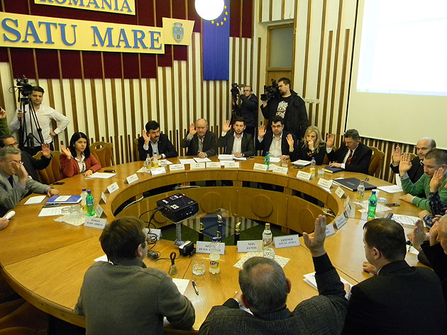 Consiliul Local a aprobat anveloparea a zeci de blocuri