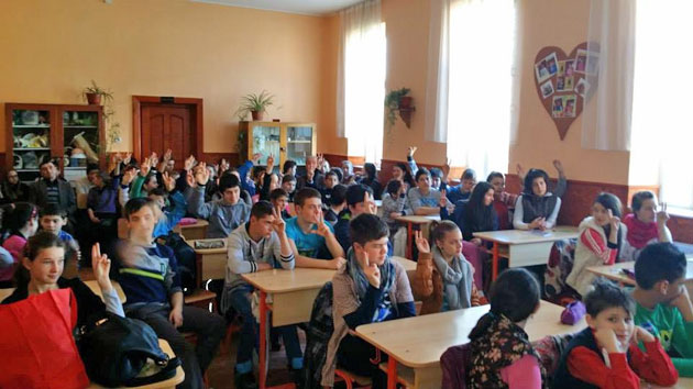 Elevii din Vetiş şi Oar, informaţi despre  abuzurile sexuale