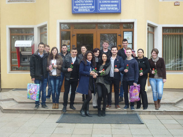 Tinerii social-democraţi din Odoreu au vestit primăvara cu mărţişoare