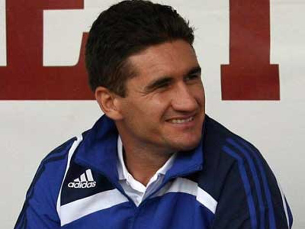 Ovidiu Stângă pe făraș de la CS U Craiova