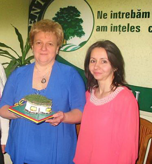 Tabere în case de lut pentru copiii nevoiaşi