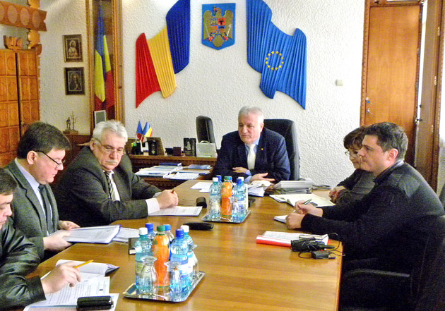 Peste 20.000 de sătmăreni, lăsaţi fără curent de vântul puternic