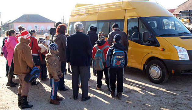 Prefectura bagă banii în buzunarele  navetiştilor
