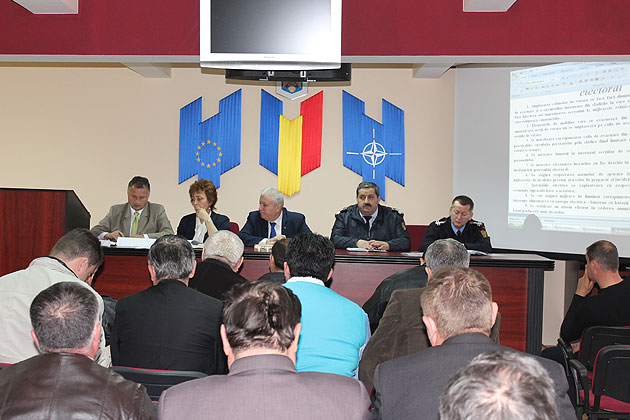 Primarii, instruiţi pentru alegerile  europarlamentare