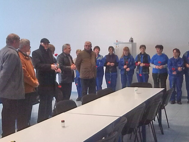 Social-democraţii au oferit sute de garoafe  tăşnădencelor