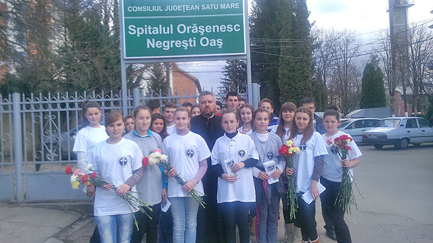 Tinerii din Tur învață să fie buni creștini făcând donații pentru semenii aflați în nevoie