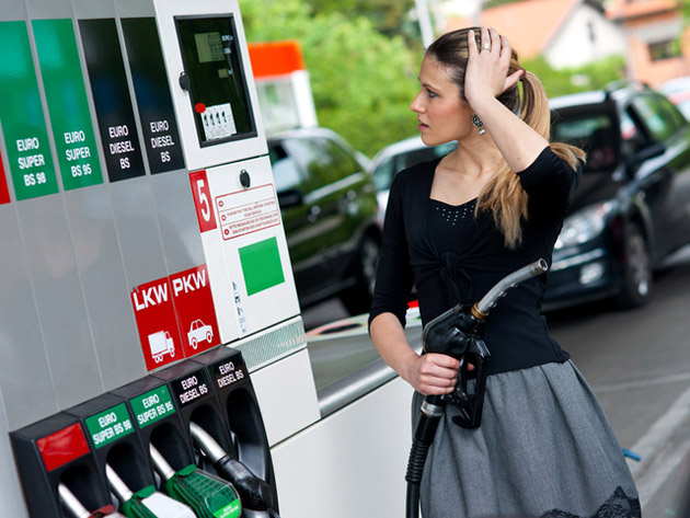 Ziua de 1 aprilie a adus cel mai mare preţ la benzină din istorie