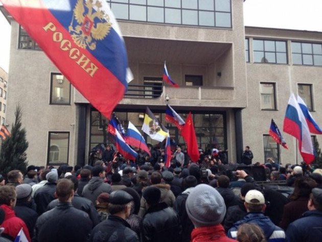 Insurgenţi proruşi preiau controlul asupra primăriei oraşului ucrainean Kostiantinivka