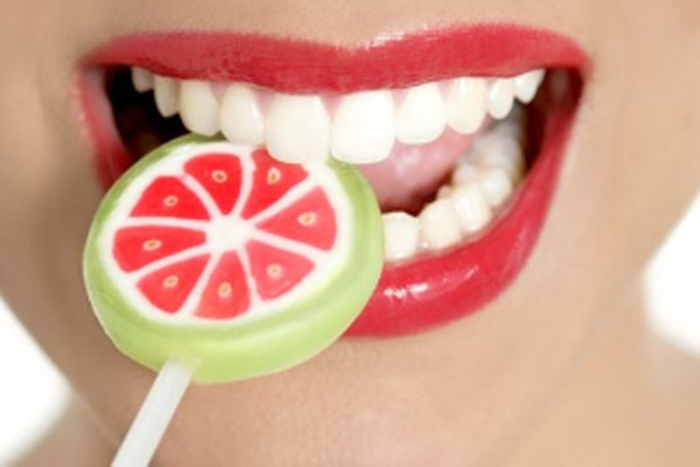 Albirea dinţilor cu remedii naturiste
