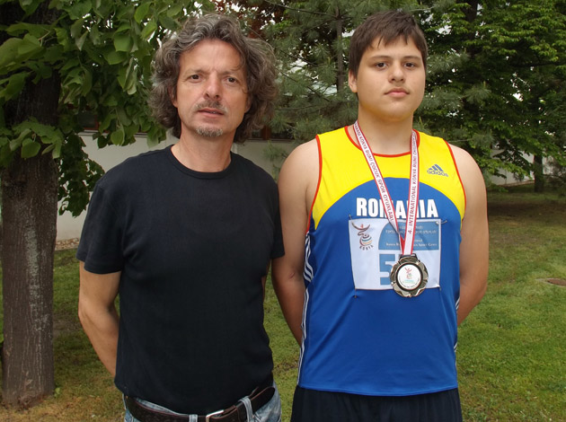 Mark Fischer, pe doi la International Children’s Games