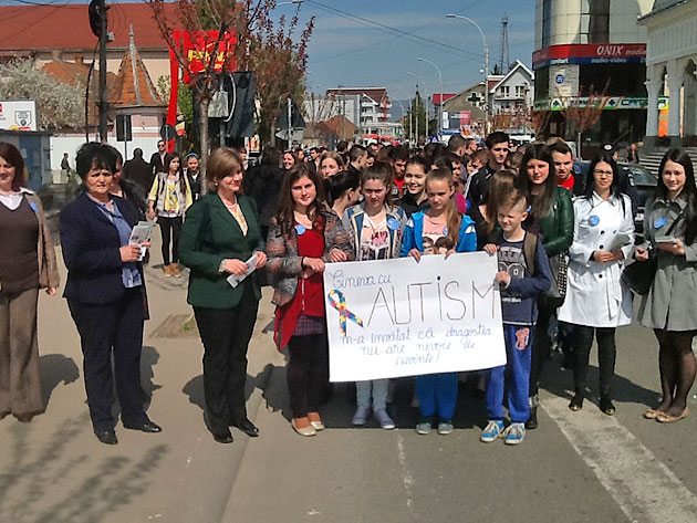Marş împotriva discriminării  persoanelor cu autism la Negreşti