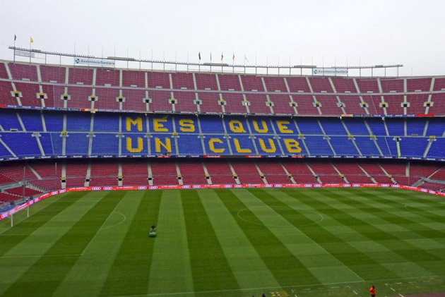 FIFA i-a interzis clubului FC Barcelona dreptul la transferuri pentru sezonul viitor