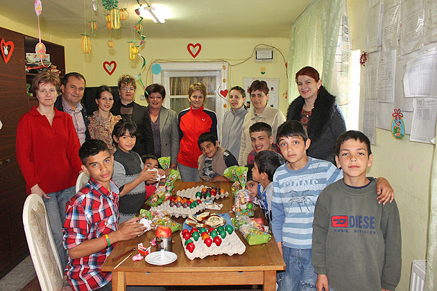 Pregătiri de Paşte la Casa “Iris” din Berindan