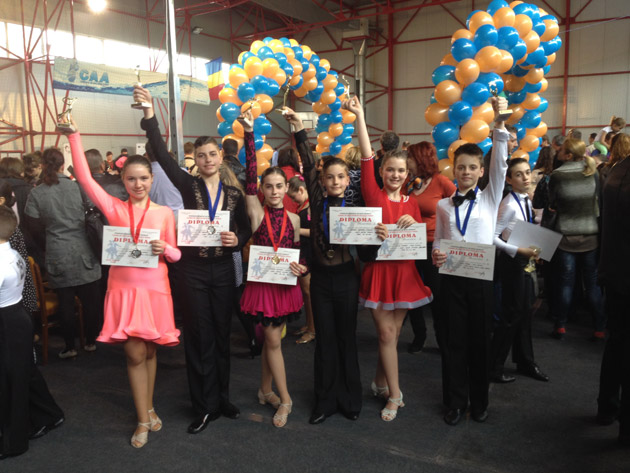 Loga Dance School la Turda şi Mezotur