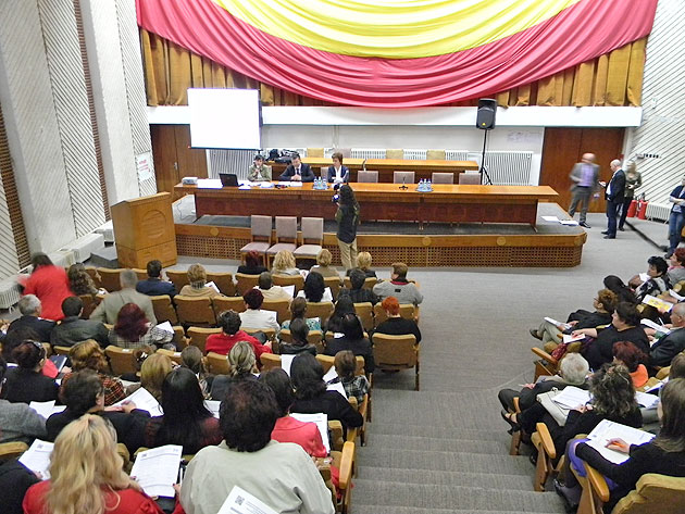 Viitorii şefi ai secţiilor de votare, convocaţi în şedinţă de instruire