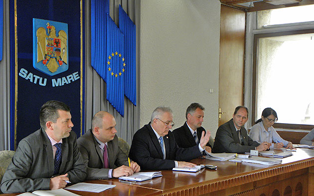 Prefectul Avram mediază conflictul retrocedărilor de la Păuleşti