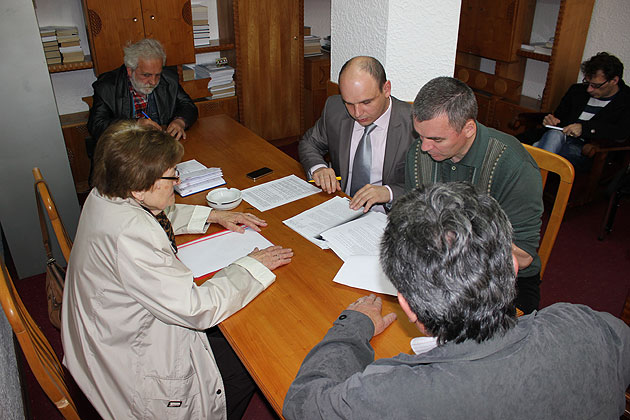 Primarul din Lazuri, reclamat pentru tărăgănarea retrocedărilor